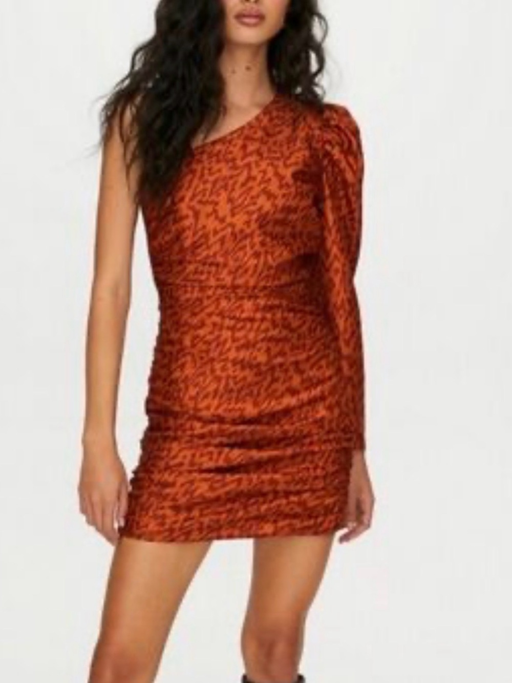 Aritzia Wilfred One-Shoulder Ruched Mini Rhapsody Dress in Rust & Burgundy